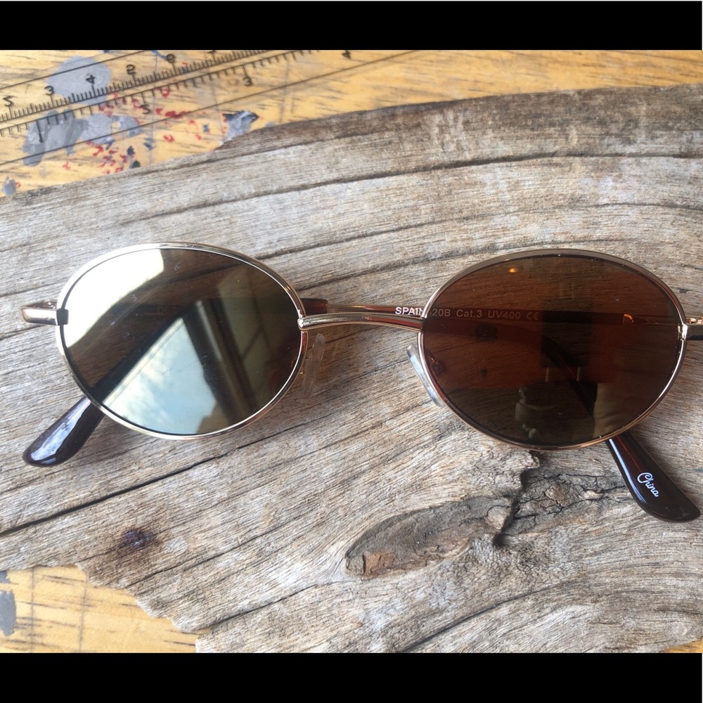 ROBIN RUTH BROWN OVAL LENS SUNGLASSES, like new